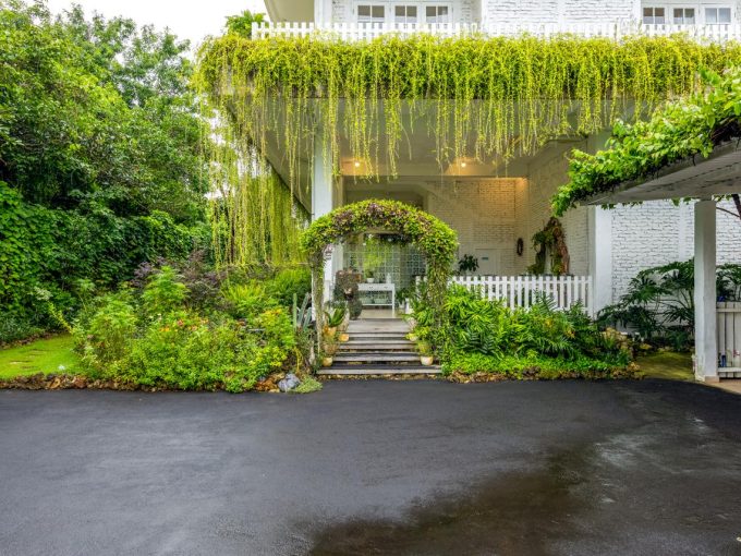 SANTORINI STYLE VILLA FOR SALE, 5 MINUTES FROM MULIA HOTEL