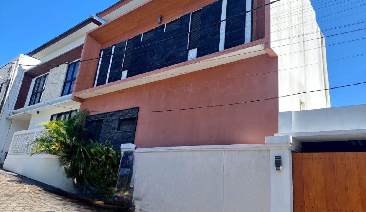 c2220629-f273-45cf-94a1-d03244a10c45