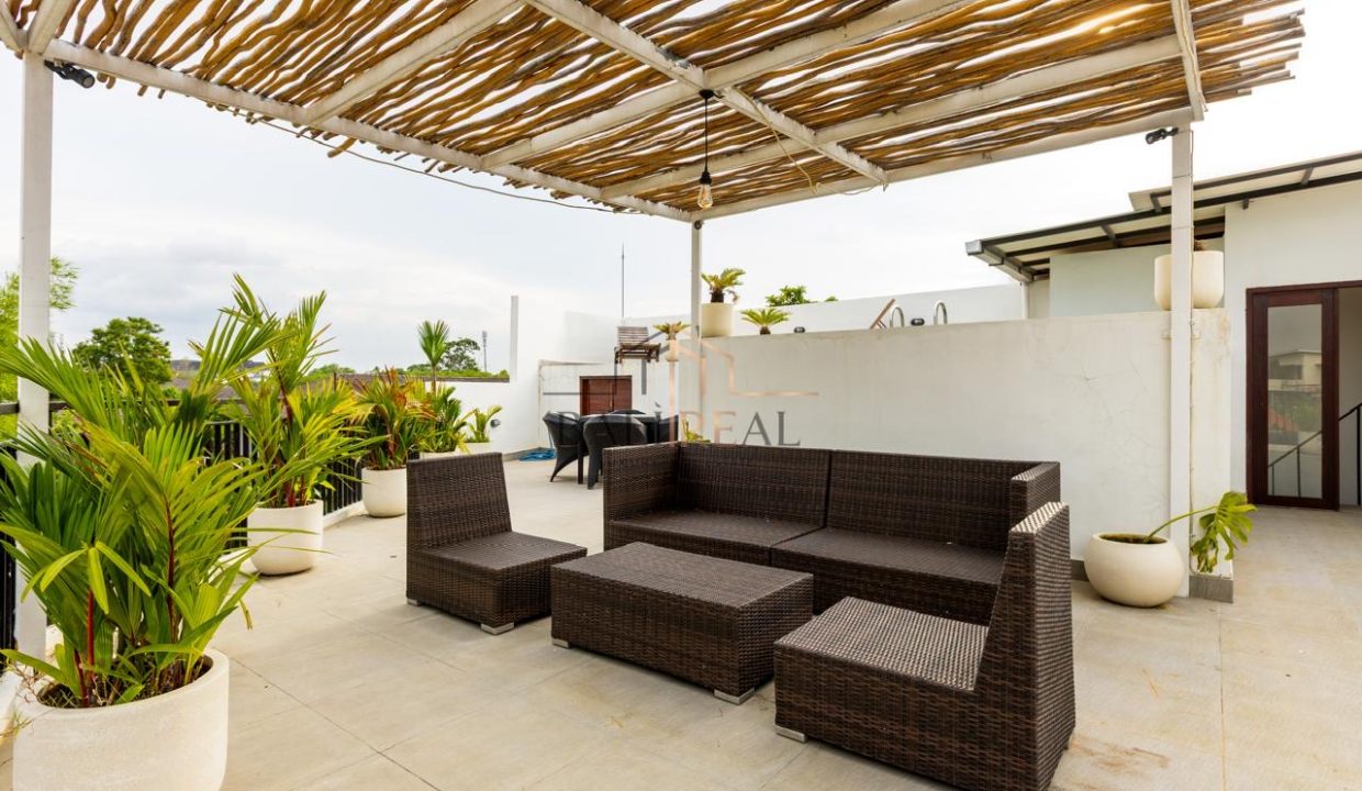 0e8b9880-15bc-4178-a4bf-4d71b51d0d5b