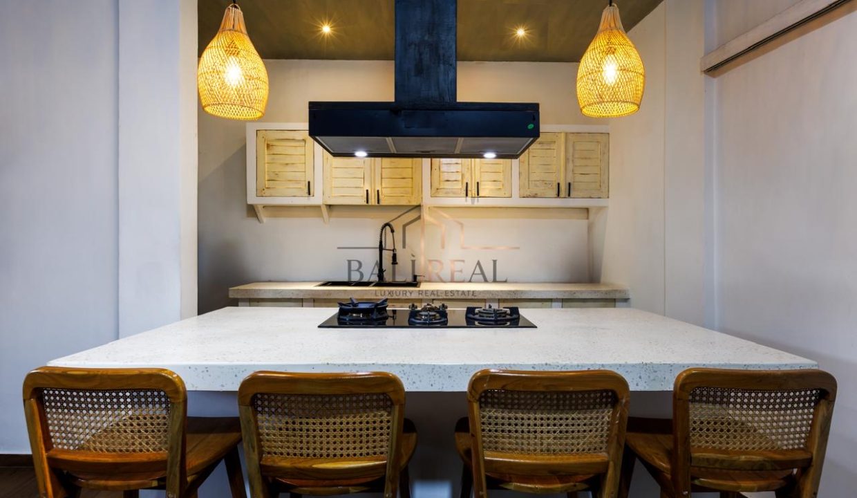 4e4a3530-d4b6-4404-ad37-5604bacae41f