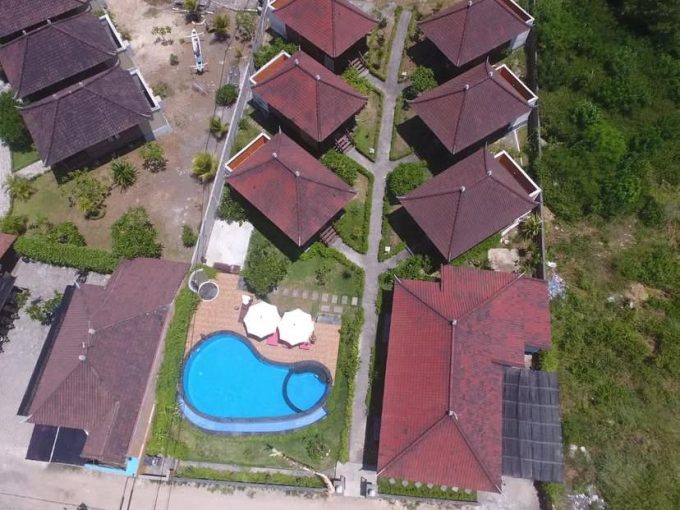 VILLA 6 ROOMS & RESTAURANT FOR SALE LEASEHOLD IN NUSA LEMBONGAN