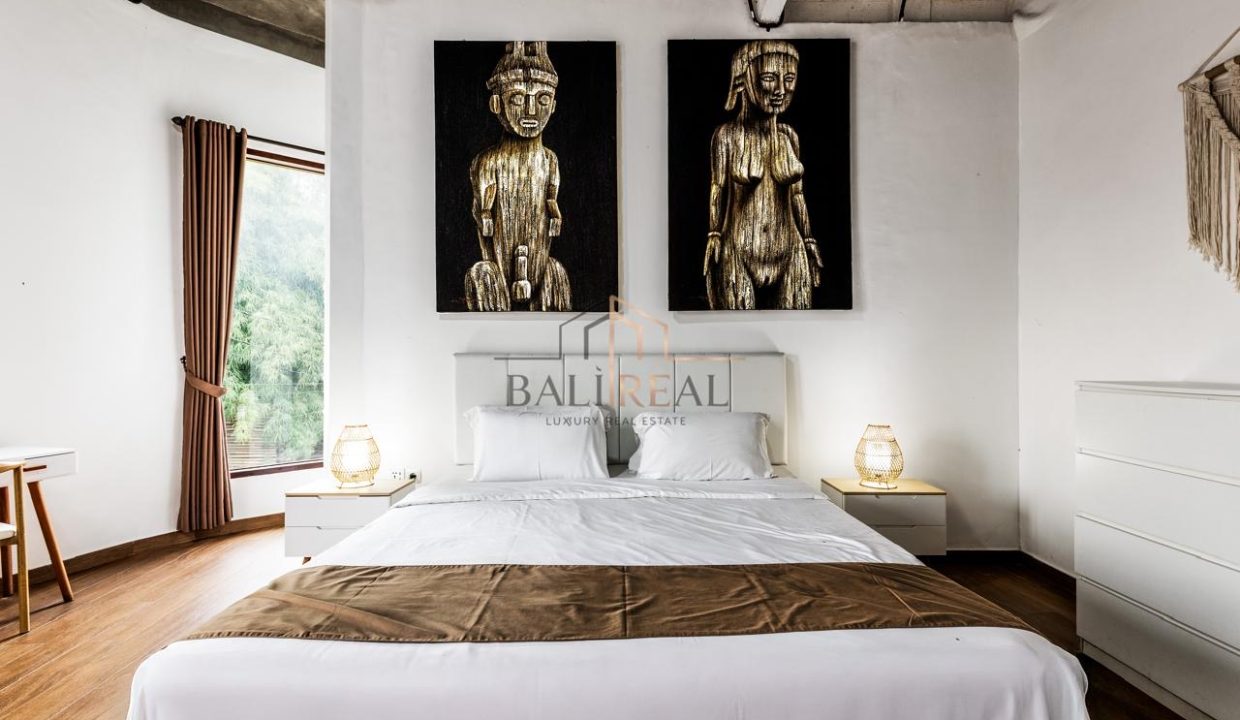 8f5216cb-299c-4630-b244-fe20659a616a