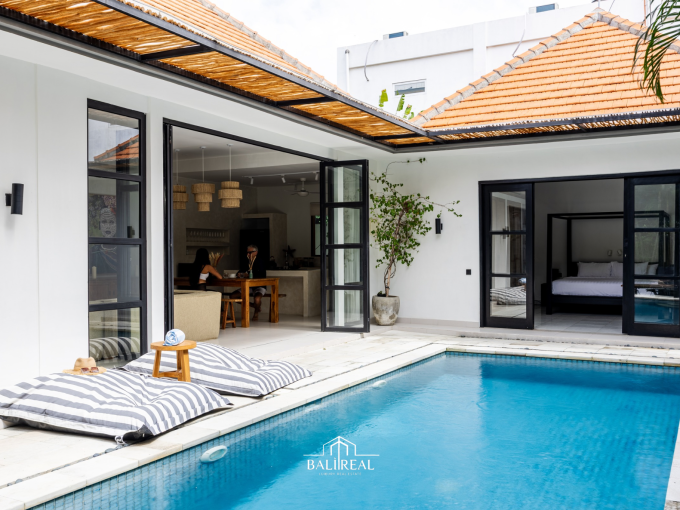 Cozy Luxury Villa – 3BR in Central Canggu with Enclosed Living